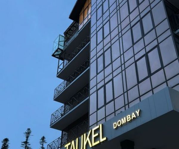 Vneshnij-vid-apart-otel-taukel-mini